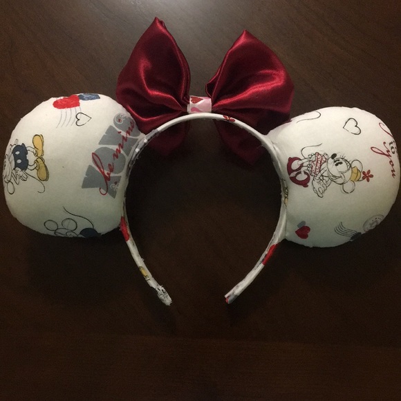 Valentine’s Day Disney Star Wars Ears - Picture 3 of 8